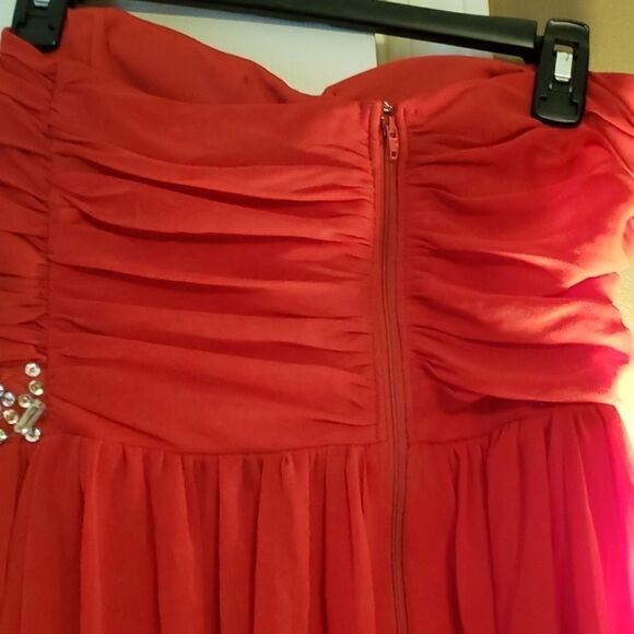 CityTrianglesDress Size 7 With Rhinestone Detail. Red - Picture 7 of 8